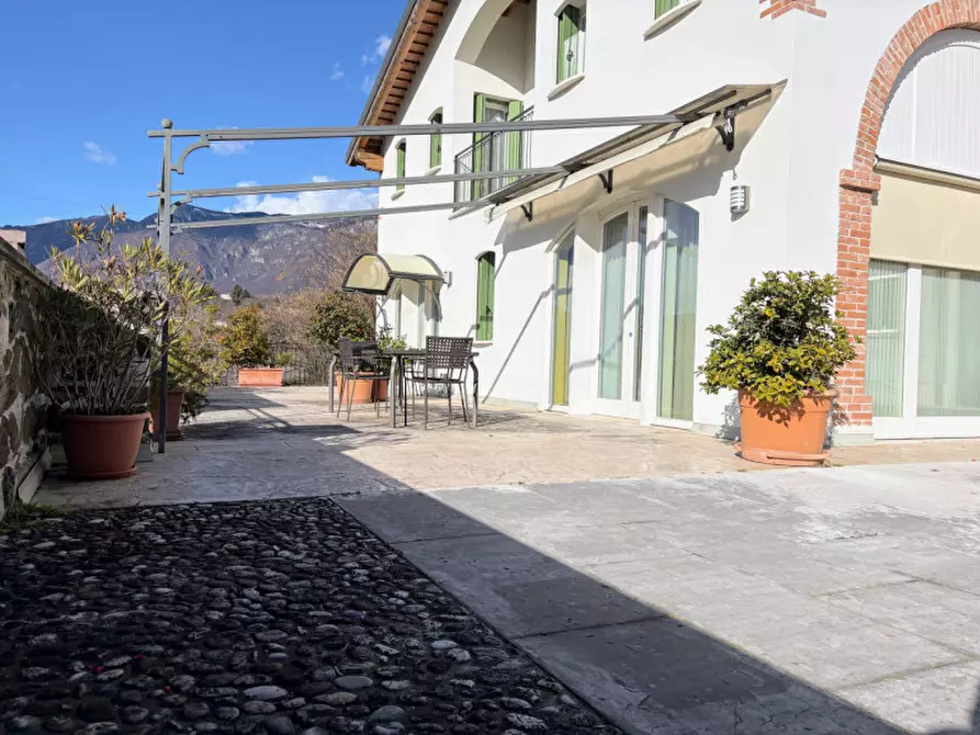 Immagine 15 di Villa in vendita  in via marezzane 6 a Carrè