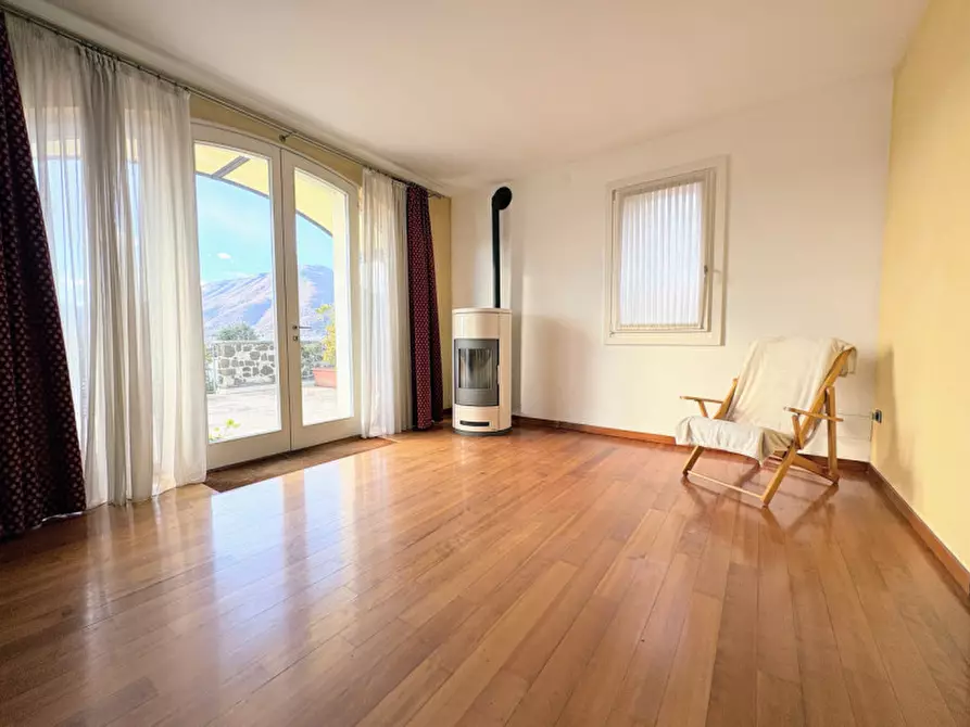 Immagine 19 di Villa in vendita  in via marezzane 6 a Carrè