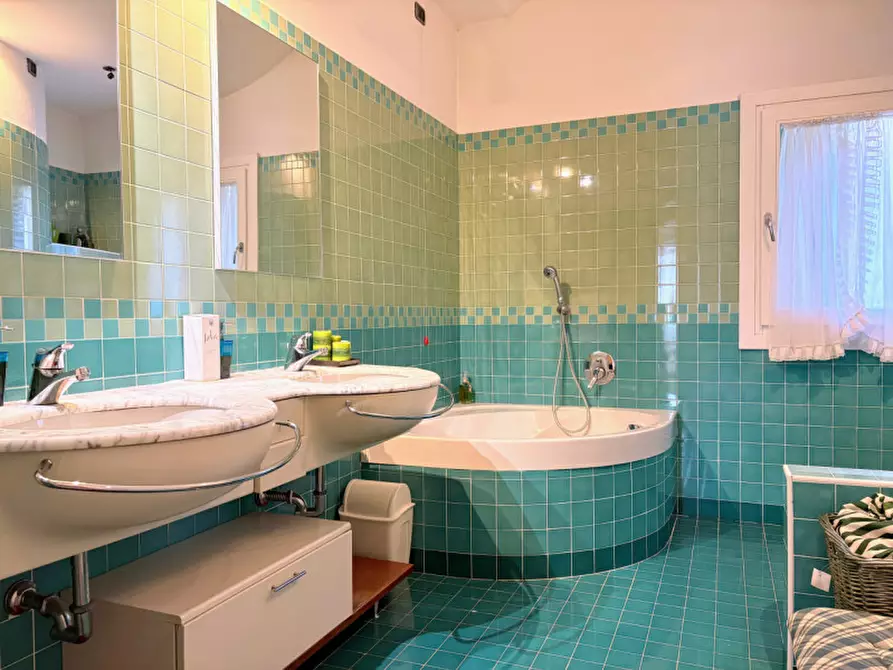 Immagine 37 di Villa in vendita  in via marezzane 6 a Carrè