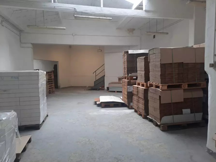 Immagine 6 di Laboratorio in vendita  in VIA GIULIANI a Firenze