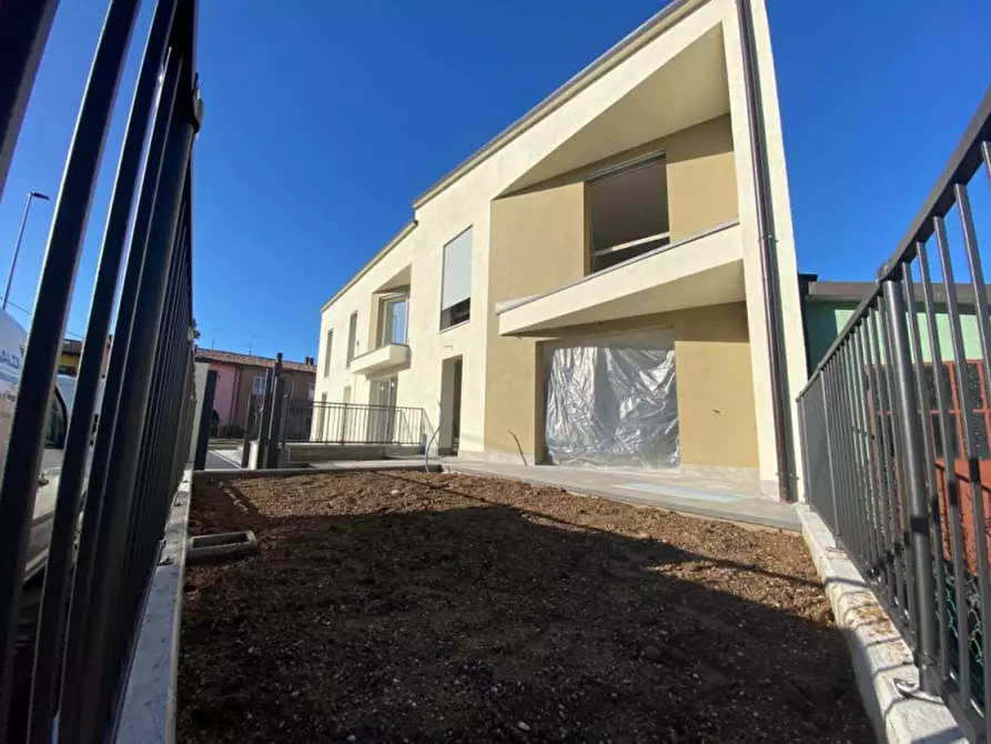 Immagine 4 di Casa bifamiliare in vendita  a Mozzecane