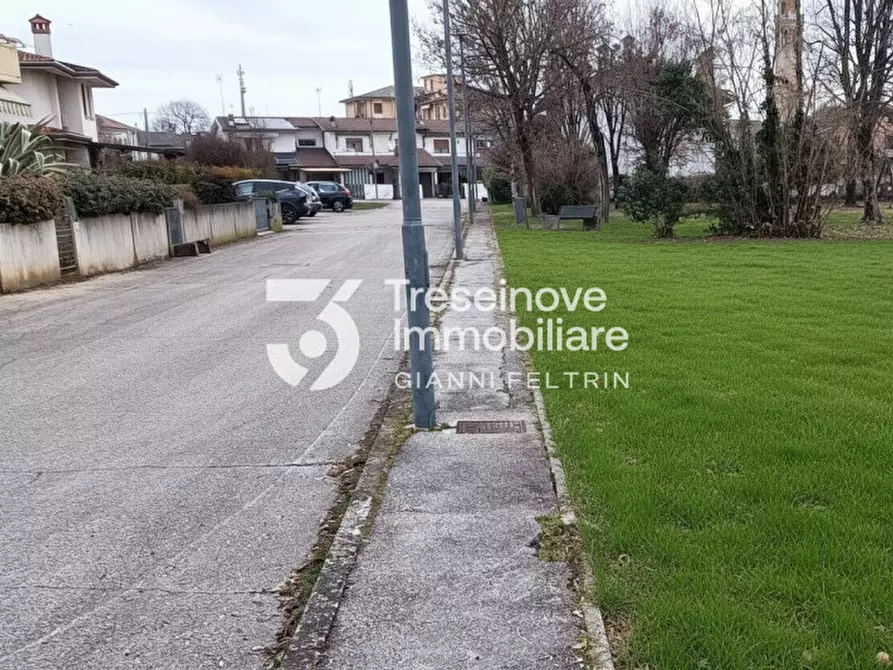 Immagine 4 di Terreno in vendita  in Via Aldo Moro a Paese