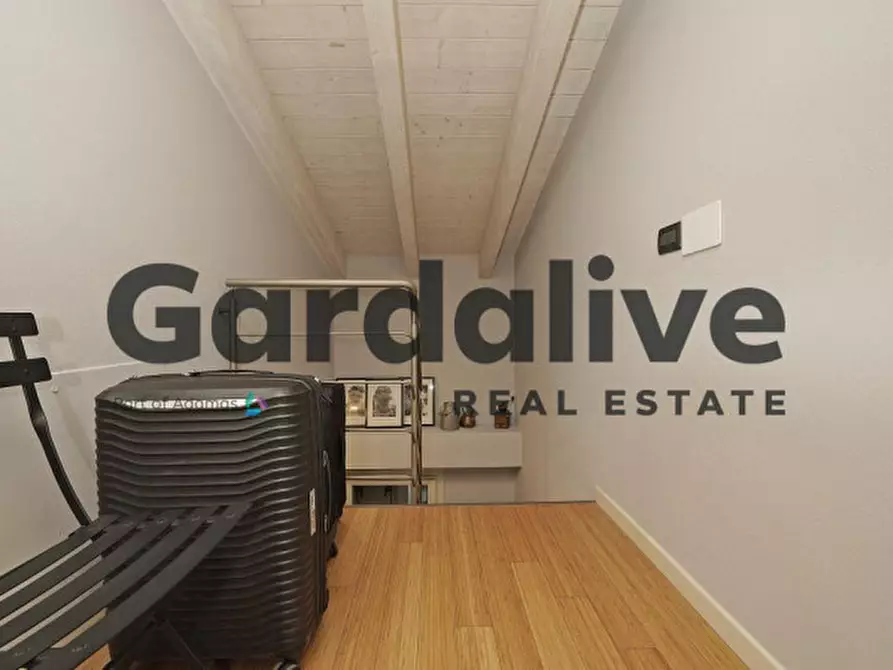 Immagine 15 di Appartamento in vendita  a Lonato del Garda