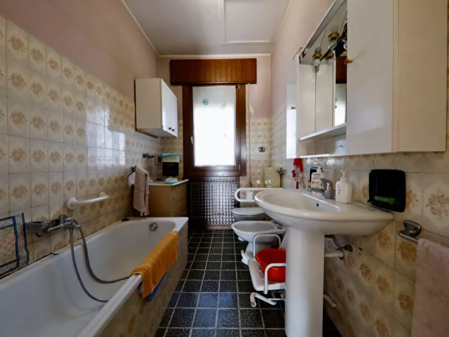 Immagine 9 di Casa indipendente in vendita  in Via Finale a Villa Estense