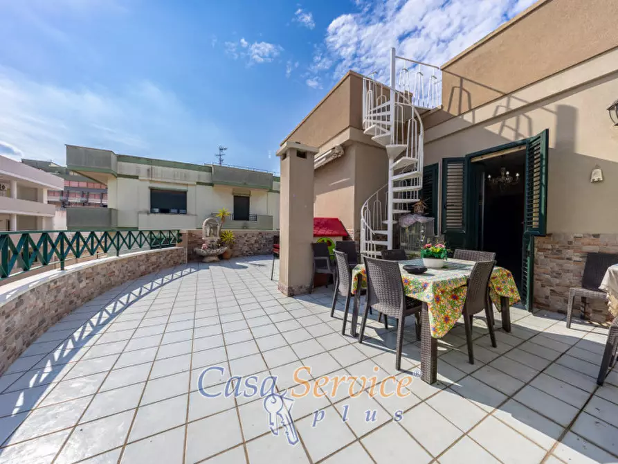 Immagine 2 di Attico in vendita  in via roberto d'angiò a Gallipoli