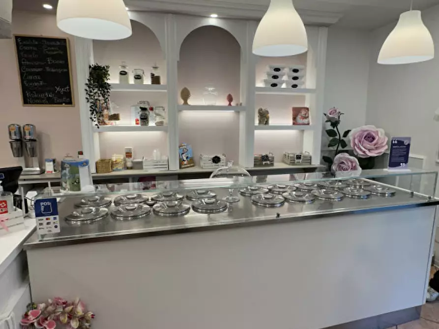 Immagine 4 di Attività commerciale in vendita  in Via Ravegnana 187 a Ravenna