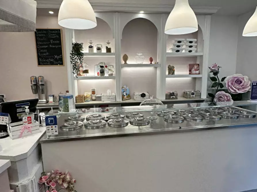 Immagine 5 di Attività commerciale in vendita  in Via Ravegnana 187 a Ravenna