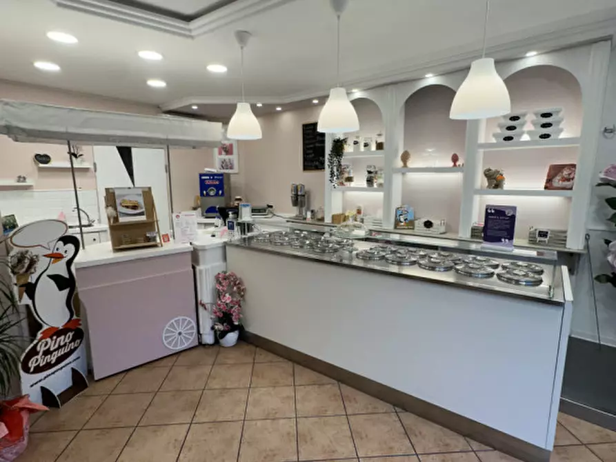 Immagine 6 di Attività commerciale in vendita  in Via Ravegnana 187 a Ravenna