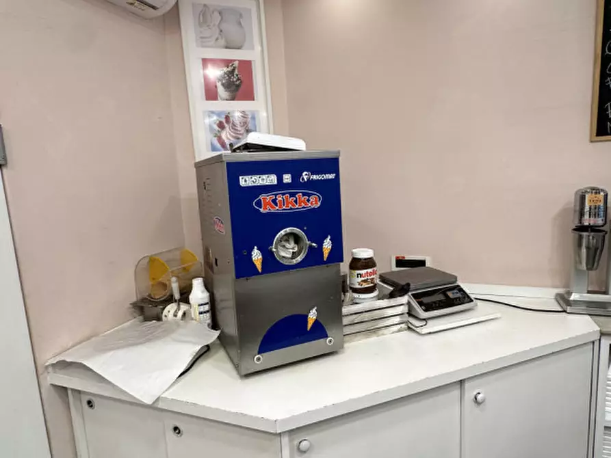 Immagine 10 di Attività commerciale in vendita  in Via Ravegnana 187 a Ravenna