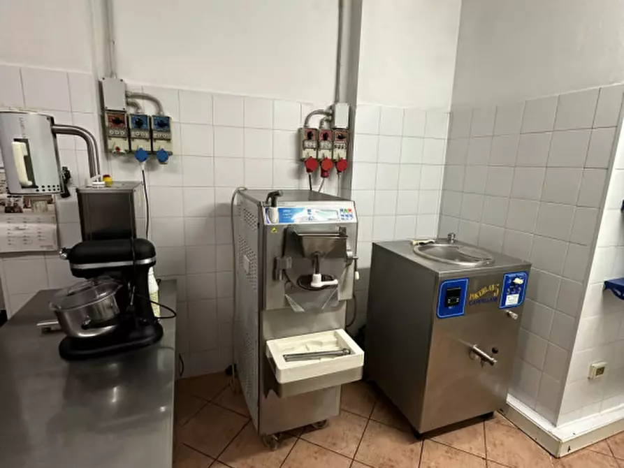 Immagine 14 di Attività commerciale in vendita  in Via Ravegnana 187 a Ravenna