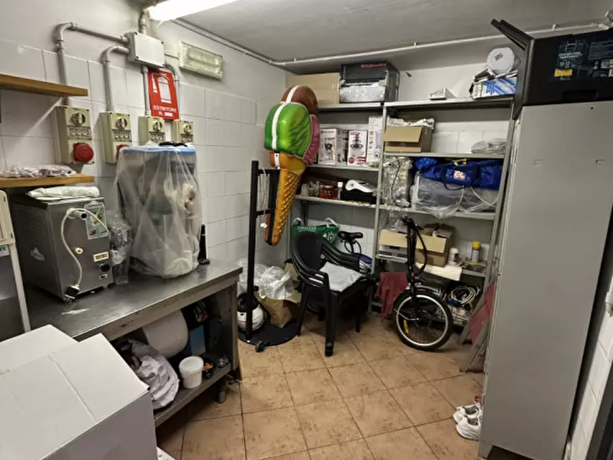 Immagine 18 di Attività commerciale in vendita  in Via Ravegnana 187 a Ravenna