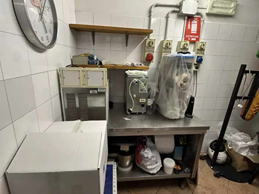 Immagine 19 di Attività commerciale in vendita  in Via Ravegnana 187 a Ravenna
