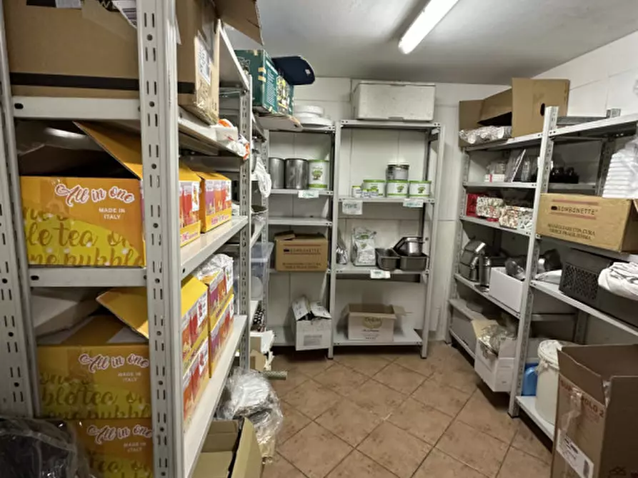 Immagine 21 di Attività commerciale in vendita  in Via Ravegnana 187 a Ravenna