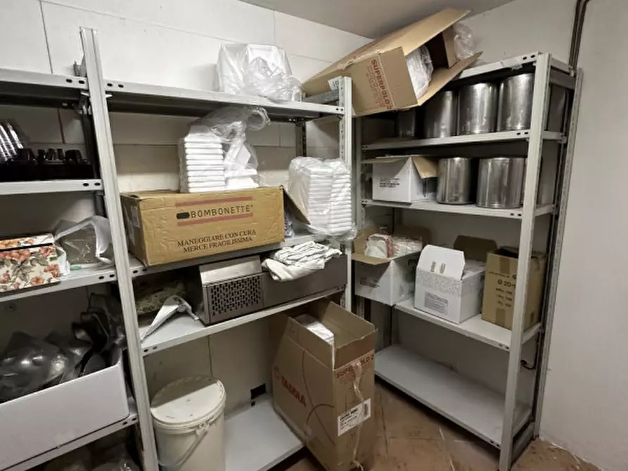 Immagine 24 di Attività commerciale in vendita  in Via Ravegnana 187 a Ravenna