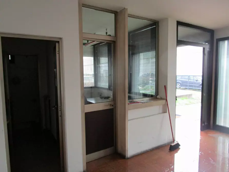 Immagine 1 di Capannone industriale in affitto  in Via Luigi Pierobon a Limena