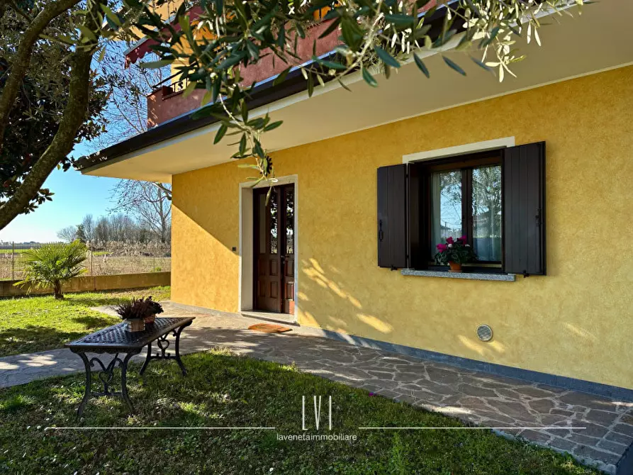 Immagine 1 di Casa bifamiliare in vendita  in Via Giuseppe Mazzini 13 a Caorle