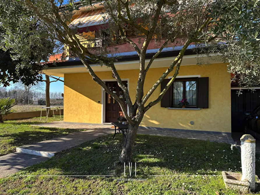 Immagine 35 di Casa bifamiliare in vendita  in Via Giuseppe Mazzini 13 a Caorle