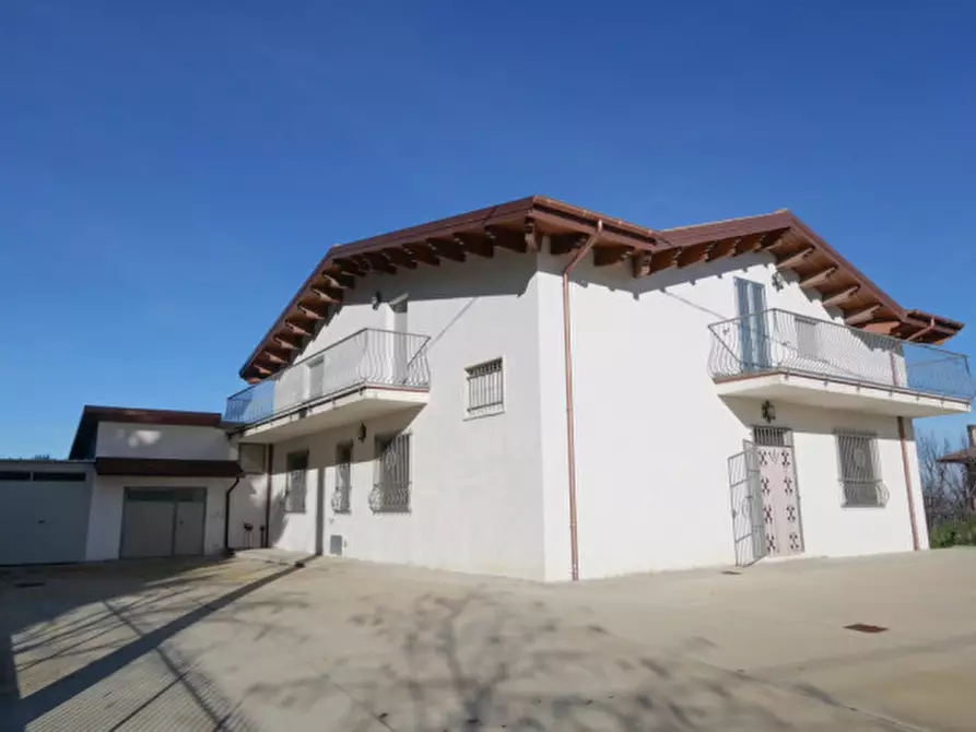 Immagine 1 di Villa in vendita  in contrada colle di giogo a Moscufo