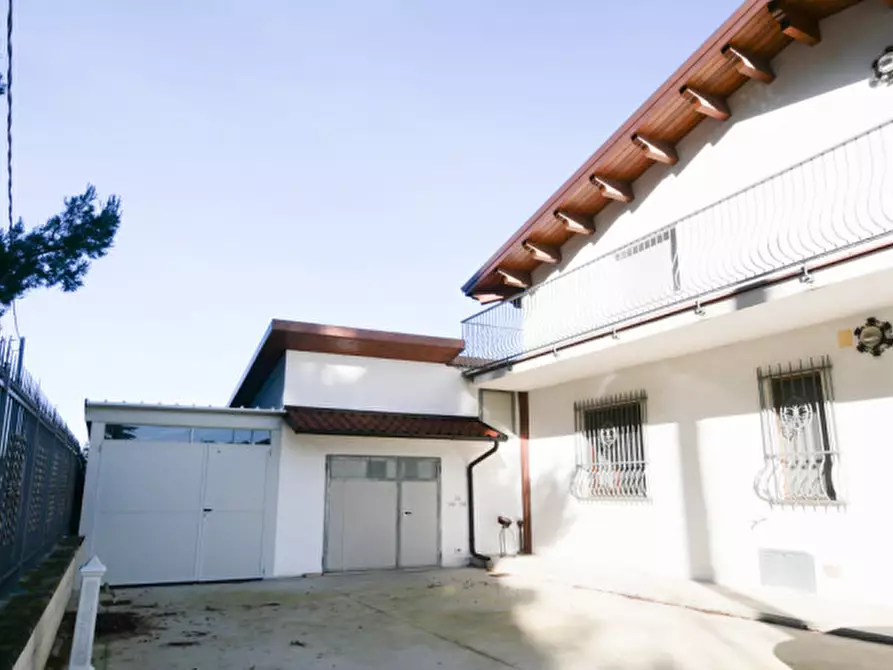 Immagine 18 di Villa in vendita  in contrada colle di giogo a Moscufo