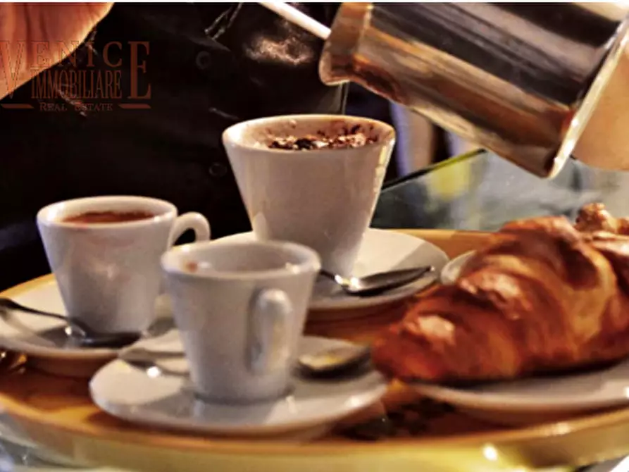 Immagine 1 di Attività commerciale in vendita  a Quarto D'altino