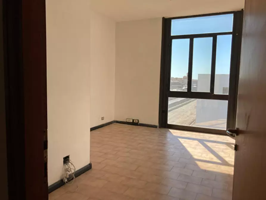 Immagine 4 di Attività commerciale in affitto  in Via Donegani a Livorno