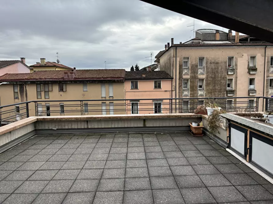 Immagine 9 di Appartamento in vendita  a Vicenza