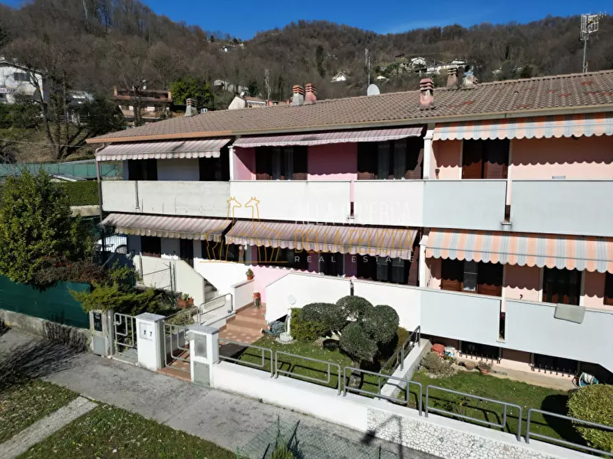 Immagine 3 di Villetta a schiera in vendita  in Via Resistenza 7 a Torrebelvicino