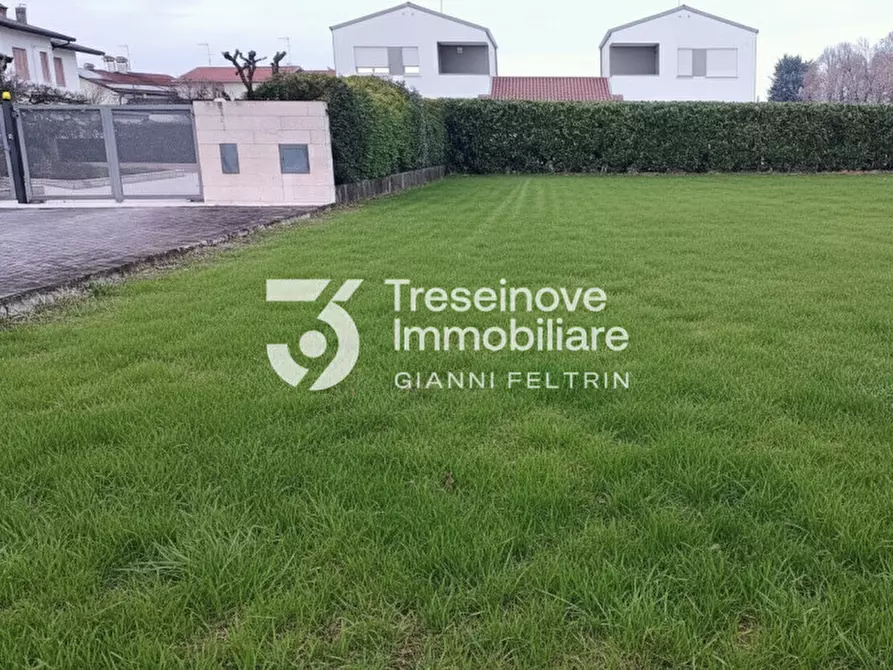 Immagine 2 di Terreno in vendita  in Via Quattro Novembre a Paese