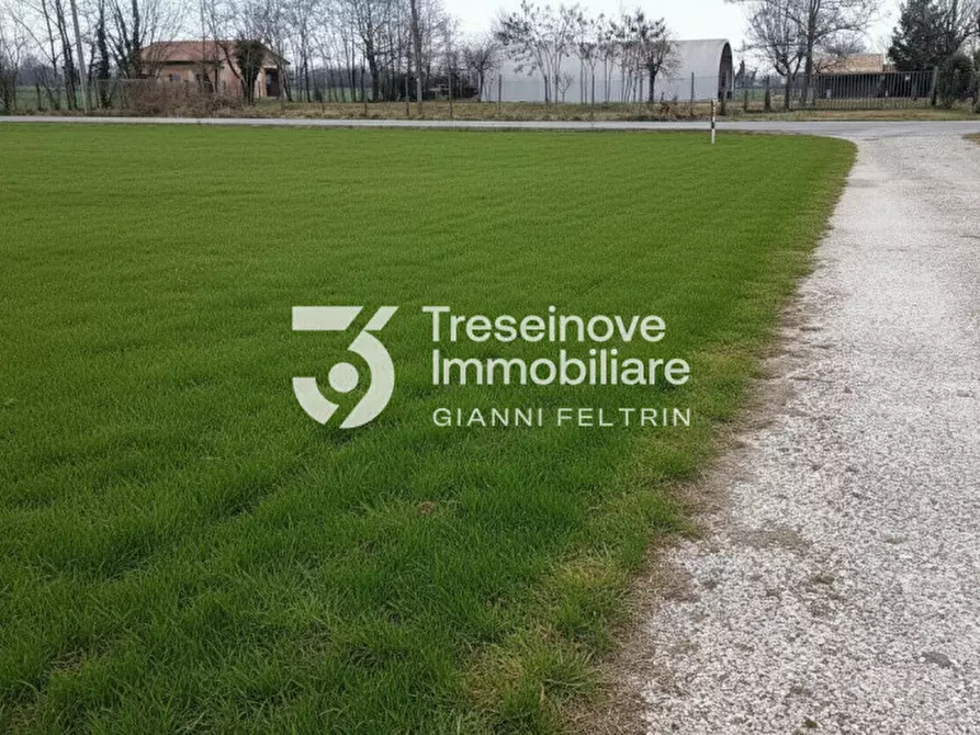Immagine 4 di Terreno in vendita  in Via Quattro Novembre a Paese