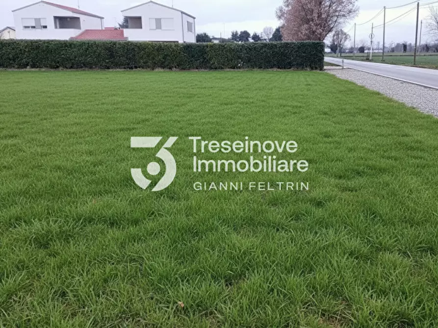 Immagine 5 di Terreno in vendita  in Via Quattro Novembre a Paese