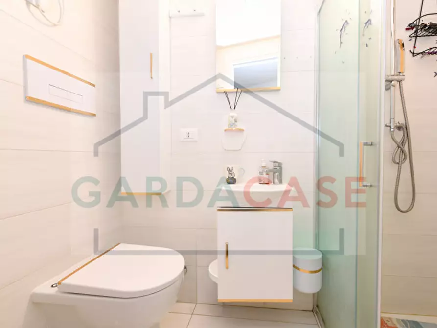 Immagine 14 di Appartamento in vendita  in Via Lamarmora a Sirmione