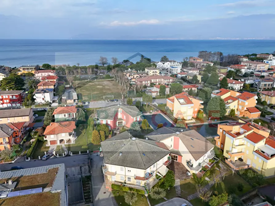 Immagine 17 di Appartamento in vendita  in Via Lamarmora a Sirmione