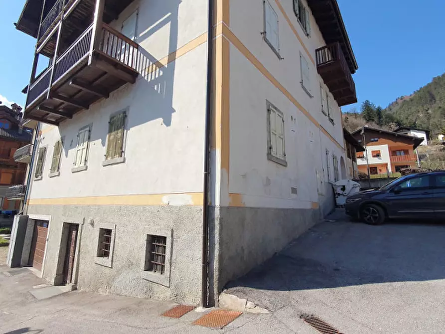 Immagine 3 di Negozio in vendita  in Via Filippo Serafini a Tre Ville