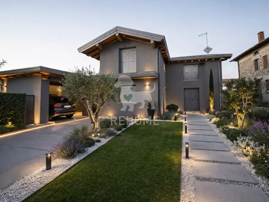 Immagine 1 di Villa in vendita  in Via Guglielmo Delser, 34 a Martignacco