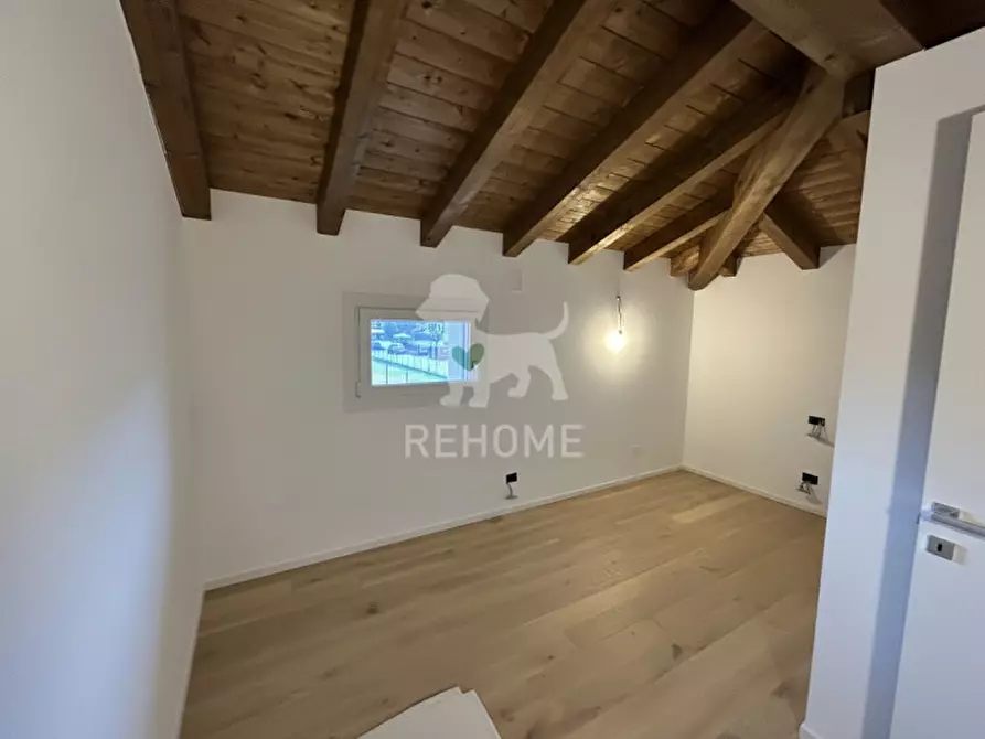 Immagine 9 di Villa in vendita  in Via Guglielmo Delser, 34 a Martignacco