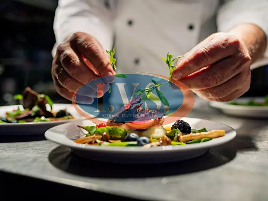 Immagine 1 di Attività commerciale in vendita  a Rovolon