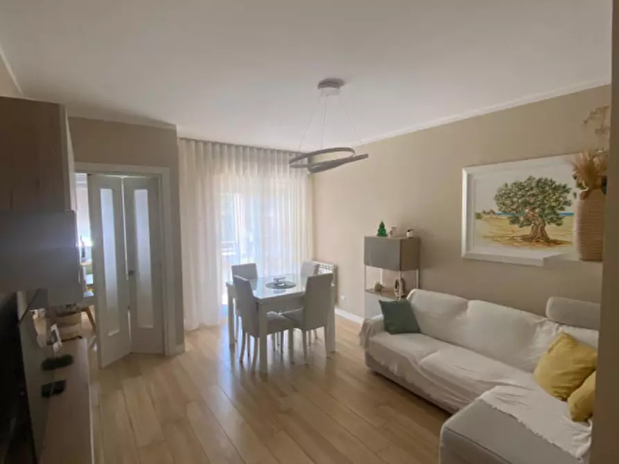 Immagine 2 di Appartamento in vendita  in Viale della Grande Muraglia 154 a Roma