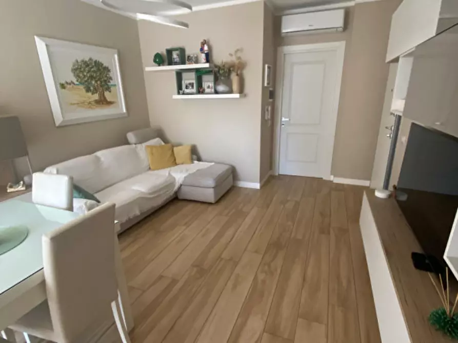 Immagine 3 di Appartamento in vendita  in Viale della Grande Muraglia 154 a Roma