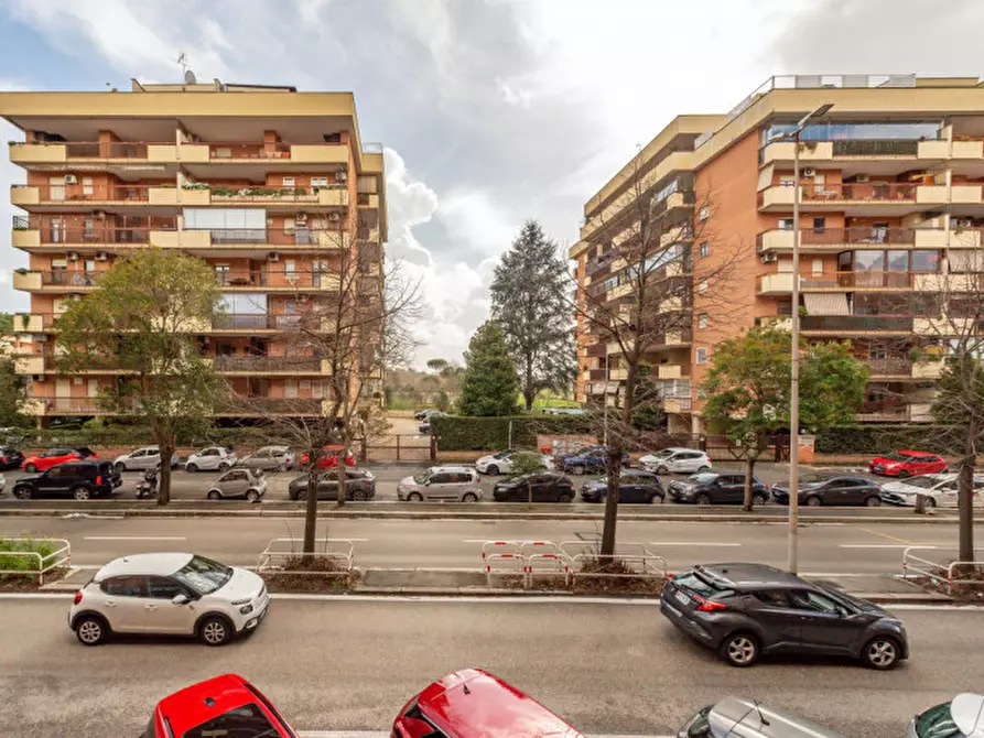 Immagine 12 di Appartamento in vendita  in Viale della Grande Muraglia 154 a Roma