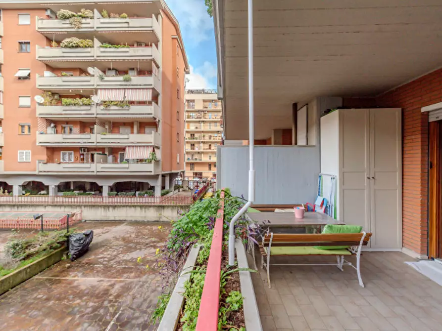 Immagine 25 di Appartamento in vendita  in Viale della Grande Muraglia 154 a Roma
