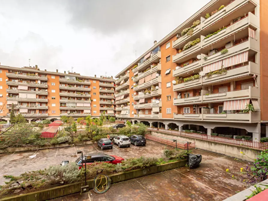 Immagine 26 di Appartamento in vendita  in Viale della Grande Muraglia 154 a Roma