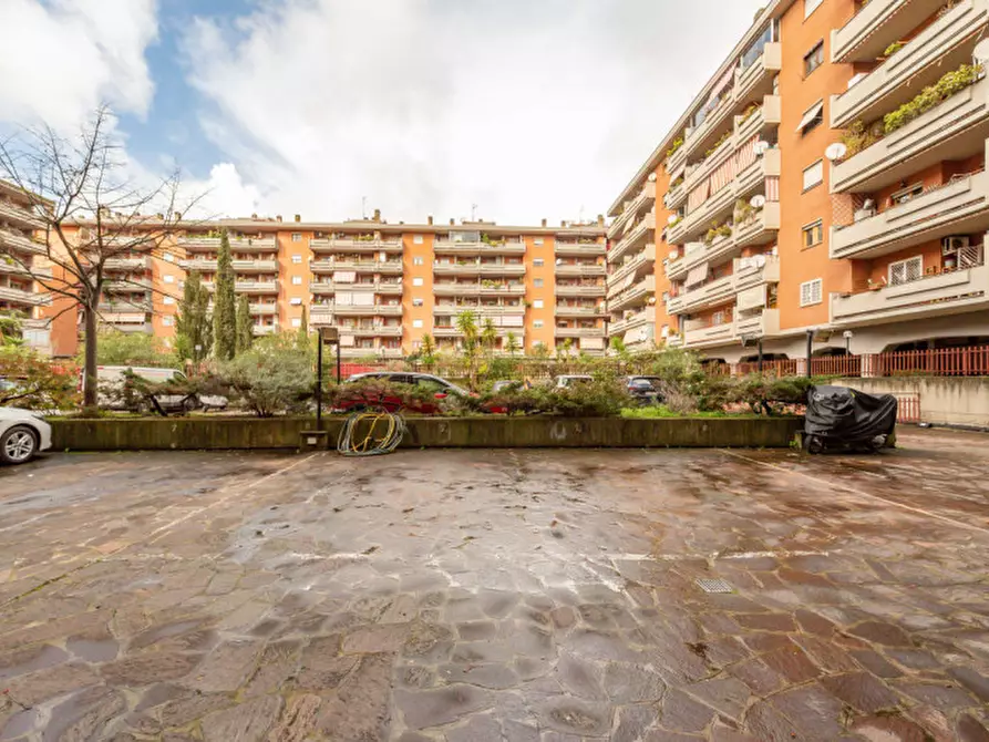 Immagine 29 di Appartamento in vendita  in Viale della Grande Muraglia 154 a Roma