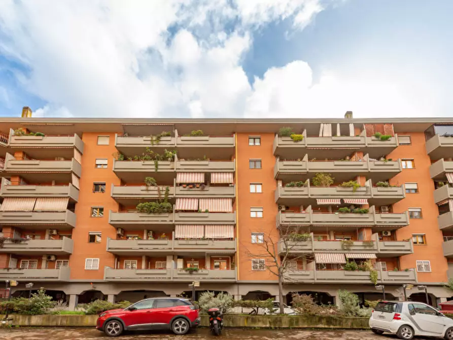 Immagine 30 di Appartamento in vendita  in Viale della Grande Muraglia 154 a Roma