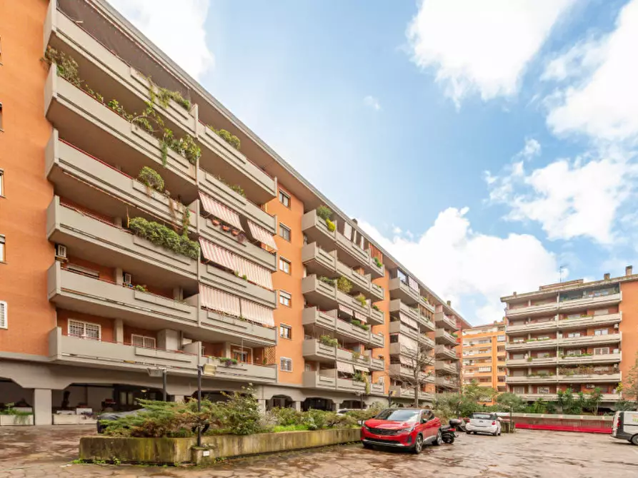 Immagine 31 di Appartamento in vendita  in Viale della Grande Muraglia 154 a Roma