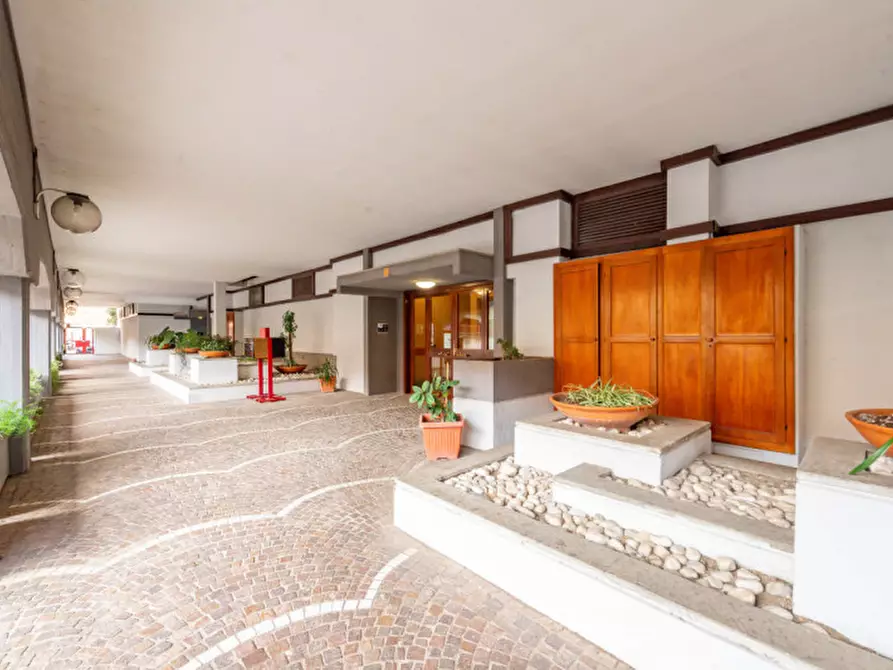 Immagine 32 di Appartamento in vendita  in Viale della Grande Muraglia 154 a Roma