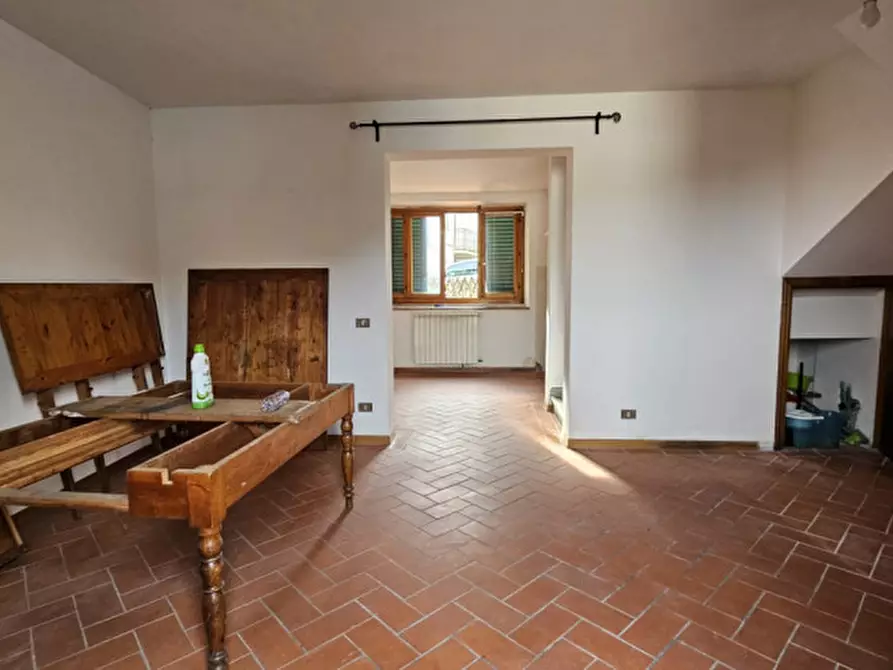 Immagine 1 di Appartamento in vendita  in Piazza Ario Dante Naldi a Carmignano