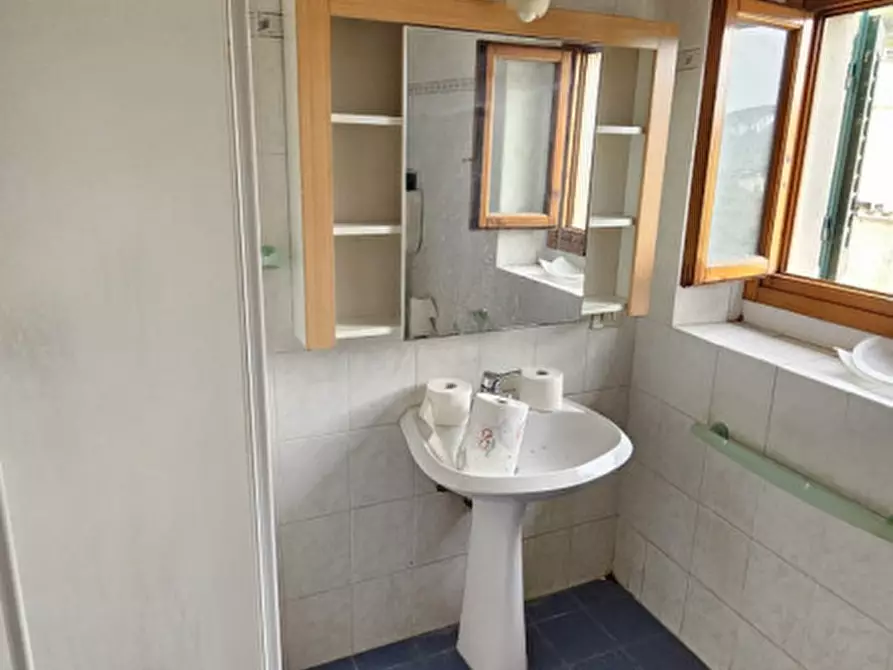 Immagine 5 di Appartamento in vendita  in Piazza Ario Dante Naldi a Carmignano