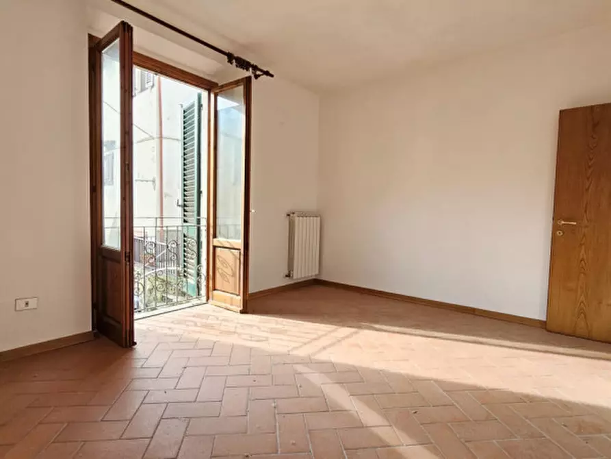 Immagine 8 di Appartamento in vendita  in Piazza Ario Dante Naldi a Carmignano