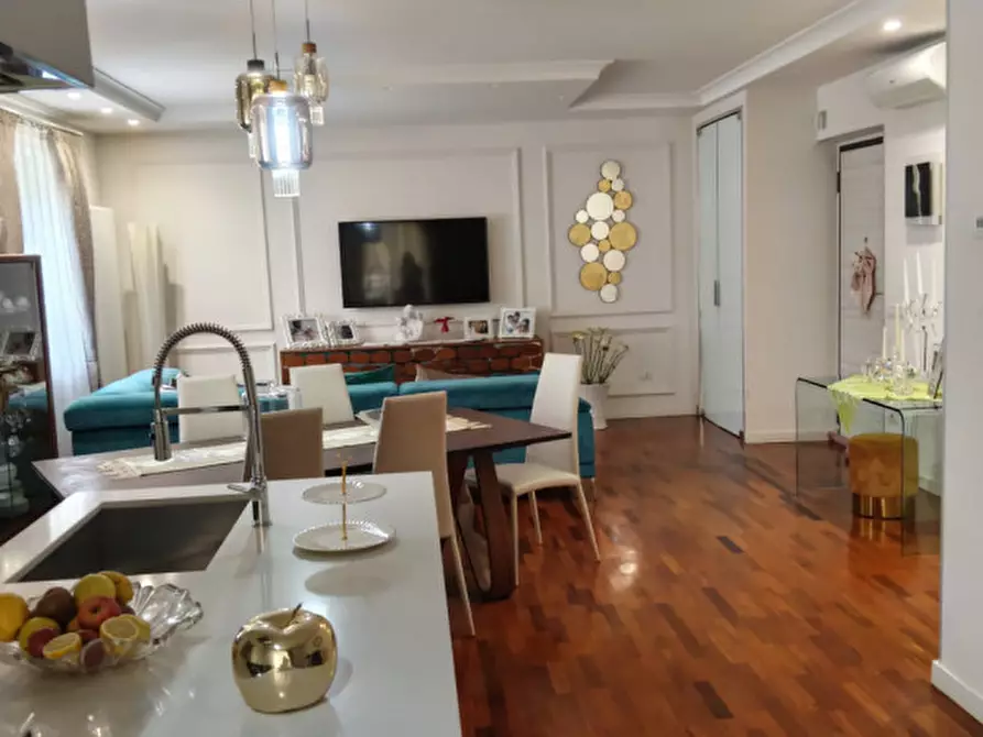 Immagine 11 di Appartamento in vendita  in Via Marchesella a Giugliano In Campania