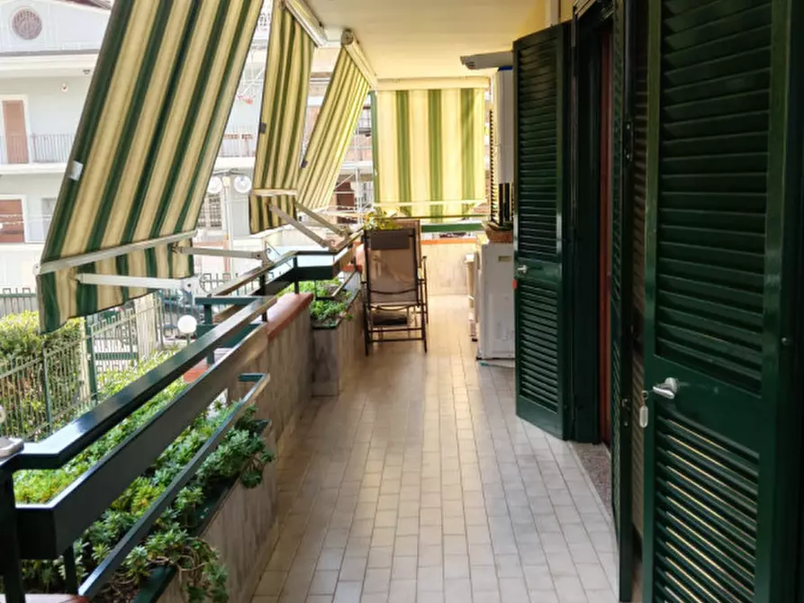 Immagine 14 di Appartamento in vendita  in Via Marchesella a Giugliano In Campania
